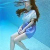 唯美清新女生侧面头像:多少爱不能重来_WWW.TQQA.COM
