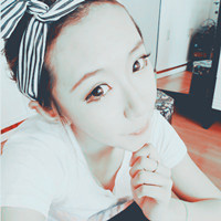 一个人伤感意境头像:听你说想我_WWW.TQQA.COM