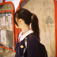 校服女子最美丽:可爱女生穿校服QQ头像_WWW.TQQA.COM