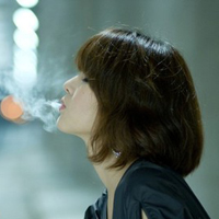 抽烟的女生头像:非主流你跟不上的潮流_WWW.TQQA.COM