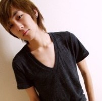 自拍再自裁情侣头像一对_WWW.TQQA.COM