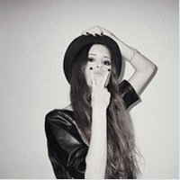 故事里的角色我不适合:唯美头像吧不带字女生_WWW.TQQA.COM