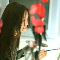 唯美优雅复古qq头像:笑看繁华世界_WWW.TQQA.COM