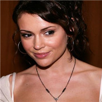 艾莉莎:米兰诺图片头像:只想和你在一起_WWW.TQQA.COM