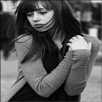单身女生黑白头像_WWW.TQQA.COM
