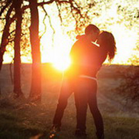 形影不离的幸福情侣QQ头像一对_WWW.TQQA.COM