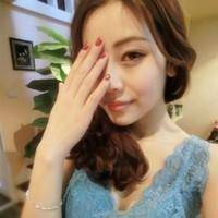 抱着猫咪的女生头像:可爱妹子万人疼_WWW.TQQA.COM