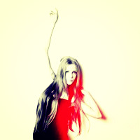 欧美女生吸烟头像_WWW.TQQA.COM