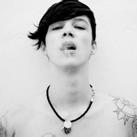 QQ欧美头像男生帅气:欧美帅气男生头像超拽_WWW.TQQA.COM