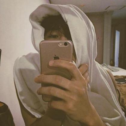 网红头像男高冷_WWW.TQQA.COM