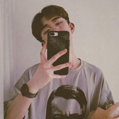 网红头像男高冷_WWW.TQQA.COM