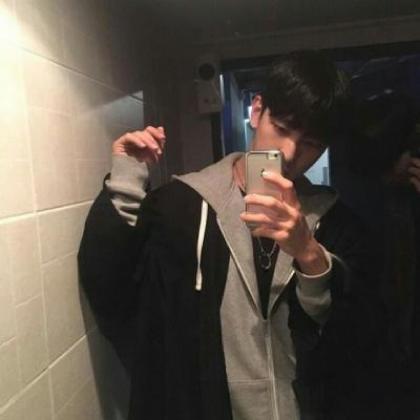 网红头像男高冷_WWW.TQQA.COM