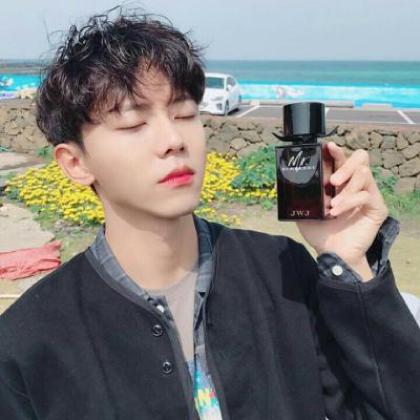 网红头像男高冷_WWW.TQQA.COM