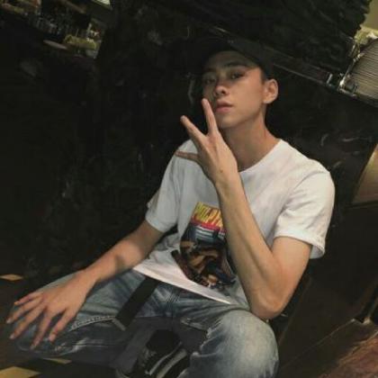 网红头像男高冷_WWW.TQQA.COM