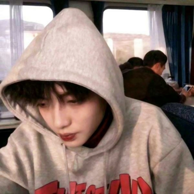 网图男真人头像_WWW.TQQA.COM