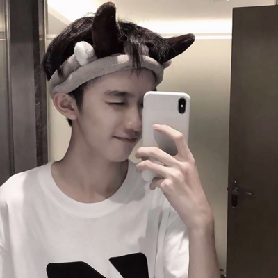 网图男真人头像_WWW.TQQA.COM