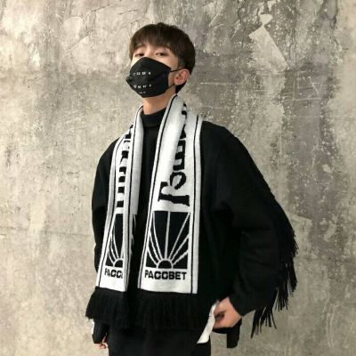 意境情侣头像一男一女一人一张图像大全_WWW.TQQA.COM