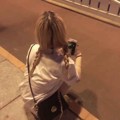 伤感网图女生头像_WWW.TQQA.COM