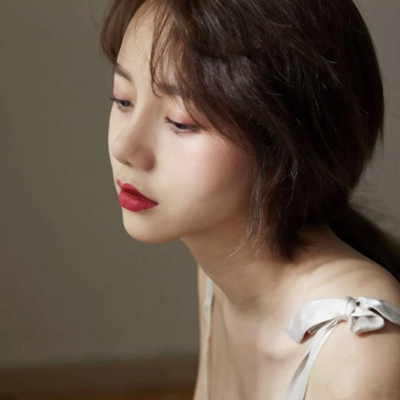 伤感网图女生头像_WWW.TQQA.COM