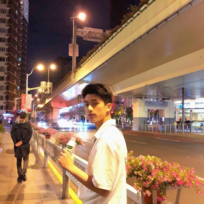 高清帅气的男生照片真实照片头像_WWW.TQQA.COM