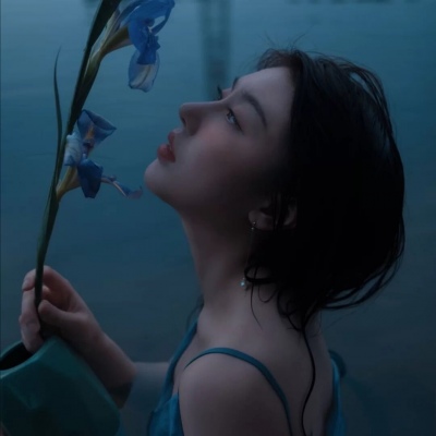 2021痛到心碎的难受的意境头像_WWW.TQQA.COM