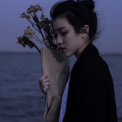 2021痛到心碎的难受的意境头像_WWW.TQQA.COM