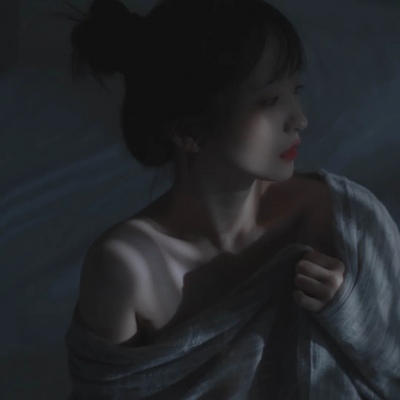 2021痛到心碎的难受的意境头像_WWW.TQQA.COM