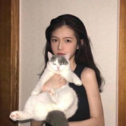 女生抱着猫很酷的头像高清真人2020最新_WWW.TQQA.COM