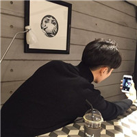 帅气背影男生头像_WWW.TQQA.COM