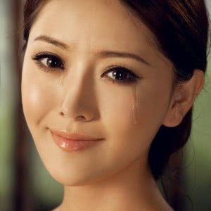 高清唯美难过的伤心流泪的女生头像图片_WWW.TQQA.COM