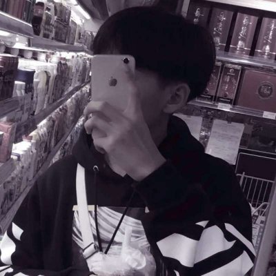 高清帅气的手机摄影头像男生图片_WWW.TQQA.COM