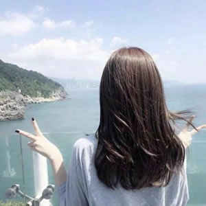 女头像霸气高冷背影_WWW.TQQA.COM