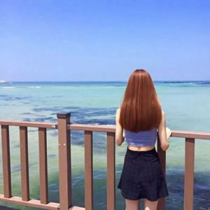 女头像霸气高冷背影_WWW.TQQA.COM