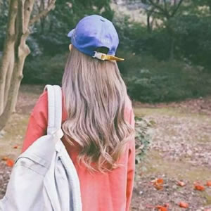女头像霸气高冷背影_WWW.TQQA.COM