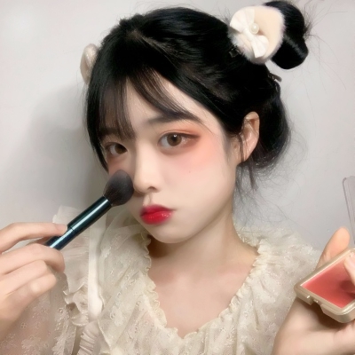 网图女生甜美头像_WWW.TQQA.COM