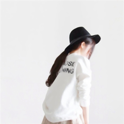 高清好看的唯美头像图片女生背影_WWW.TQQA.COM