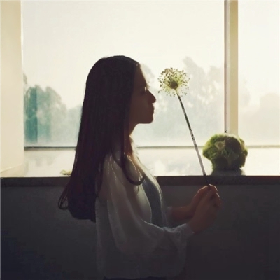 高清好看的唯美头像图片女生背影_WWW.TQQA.COM