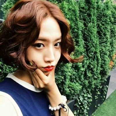 高清好看的短发女神气质头像图片_WWW.TQQA.COM
