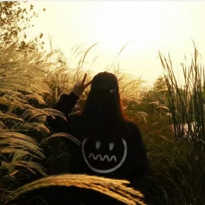 QQ个性情侣头像背影_WWW.TQQA.COM